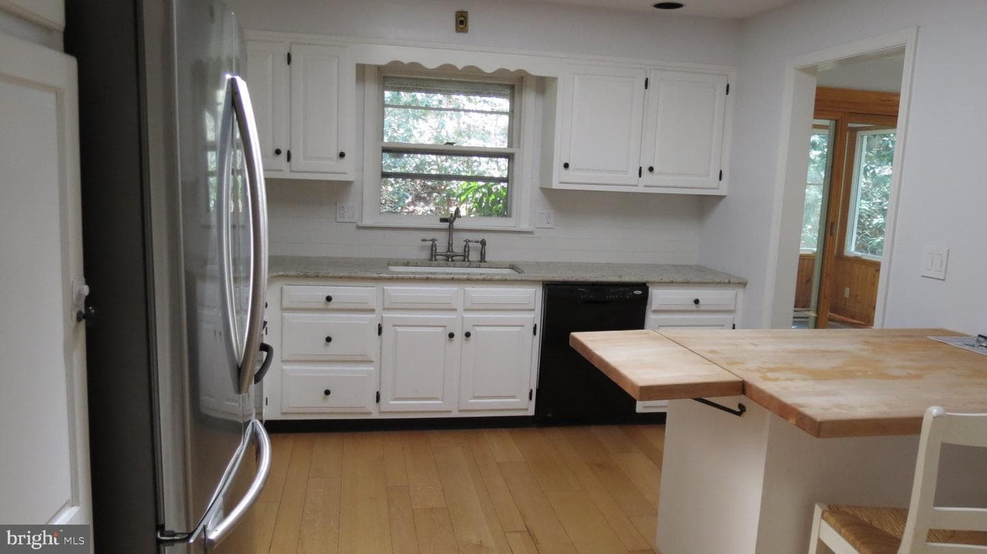 436 Laurel Drive photo 3