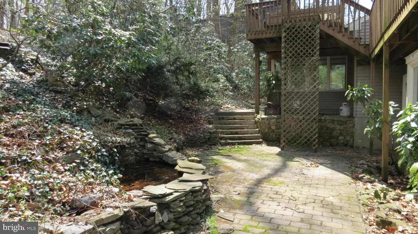 436 Laurel Drive photo 9