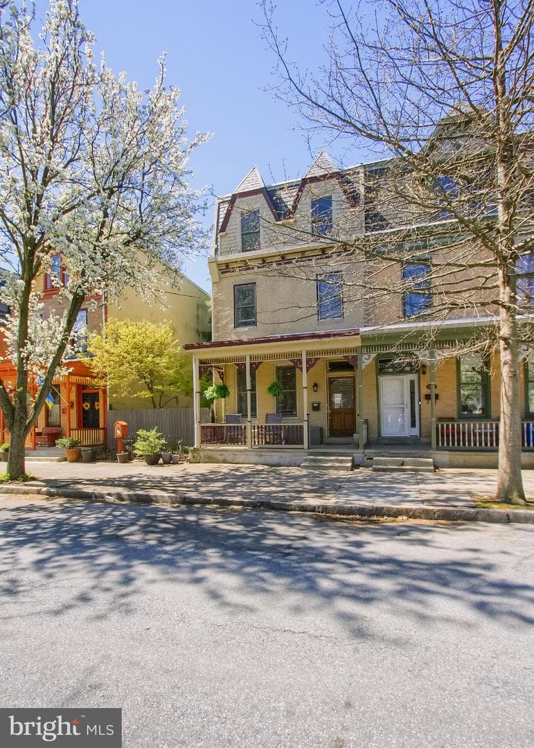 1730 Green Street photo 3