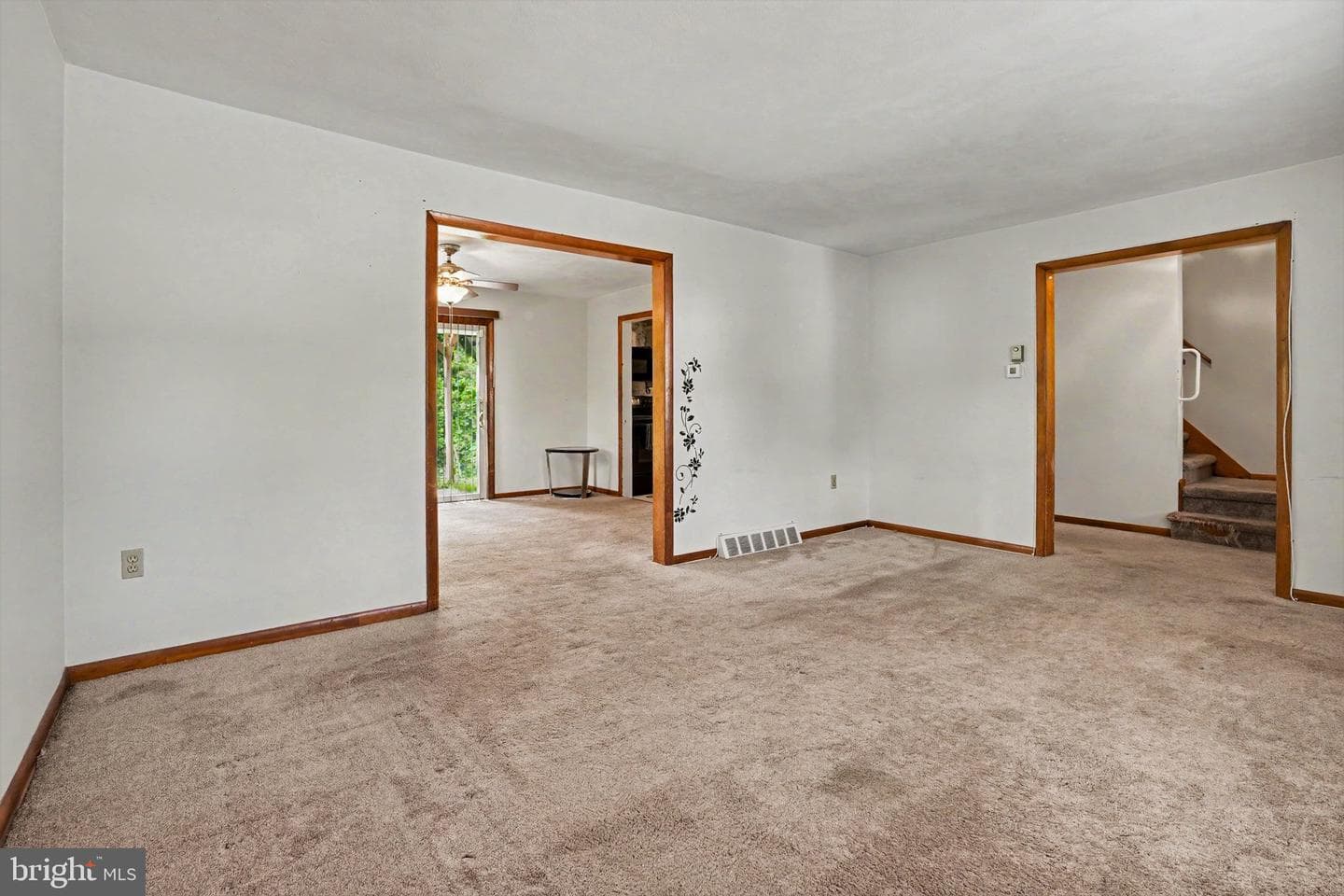 1252 Barley Corn Square photo 6