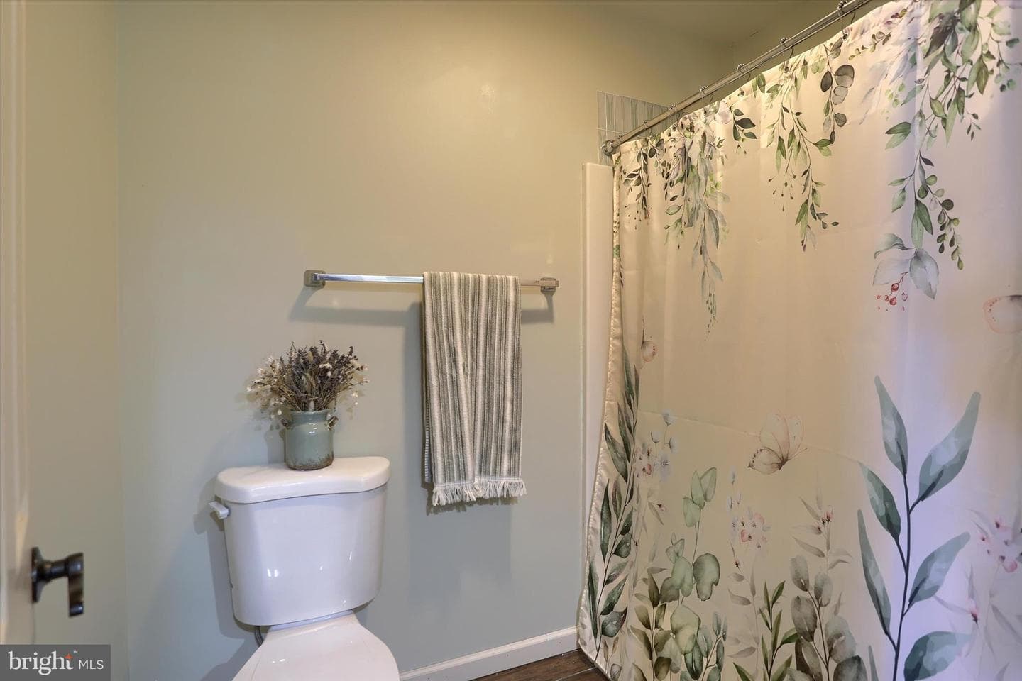 12 Edgewater Drive photo 28