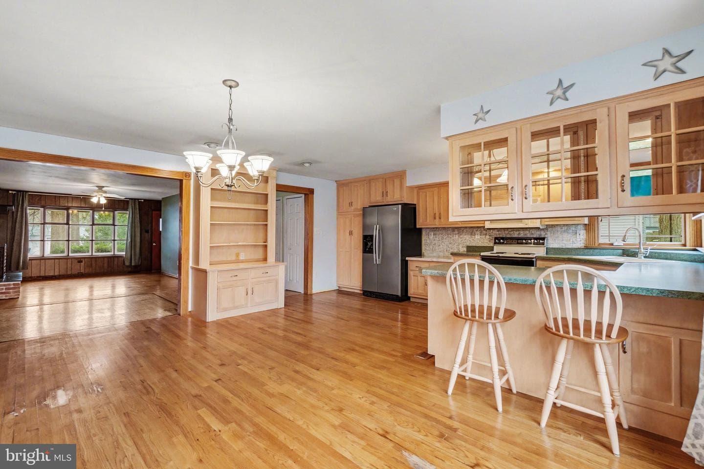 907 Meadow Lane photo 8