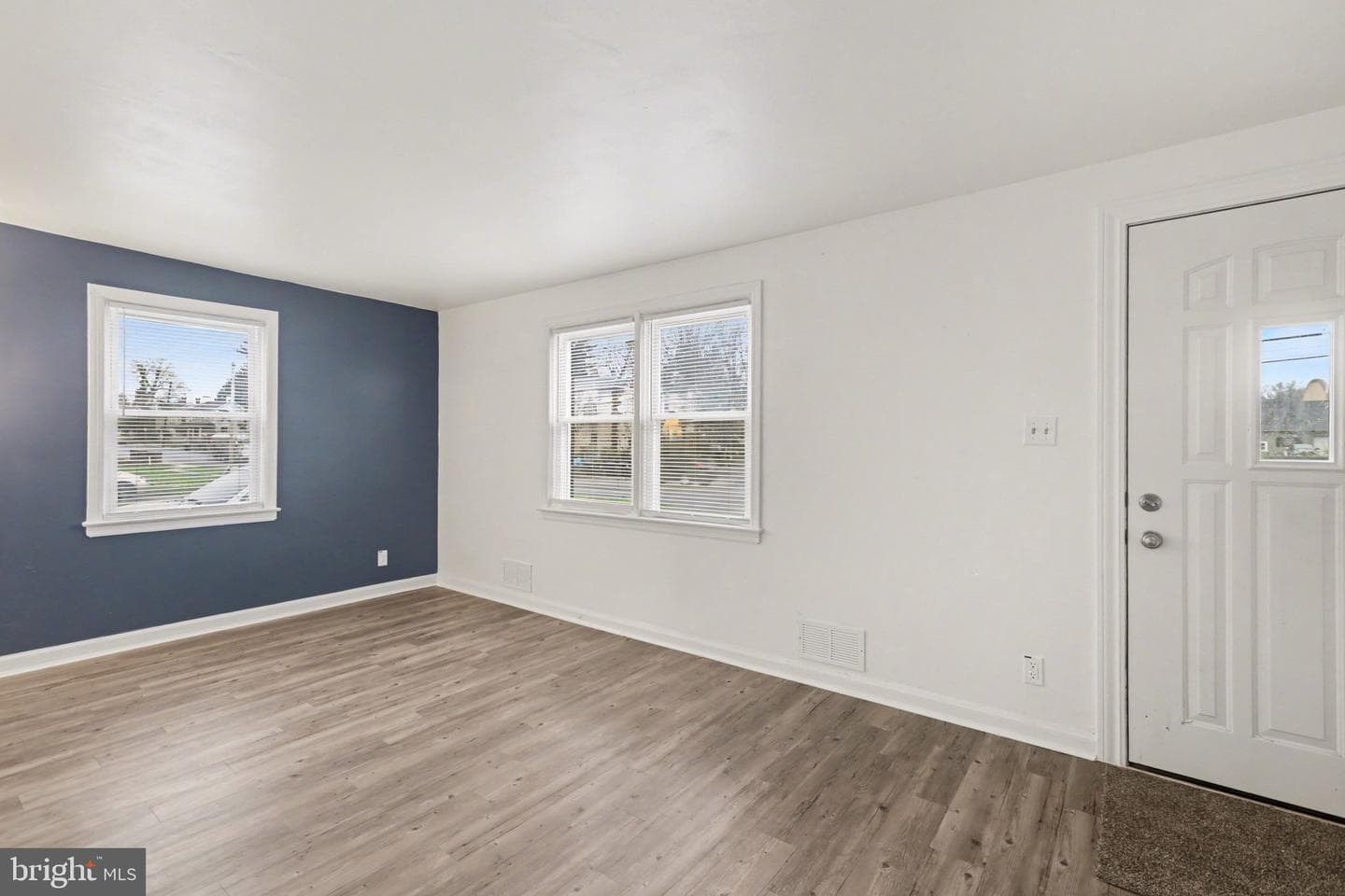 3712 Derry Street photo 11