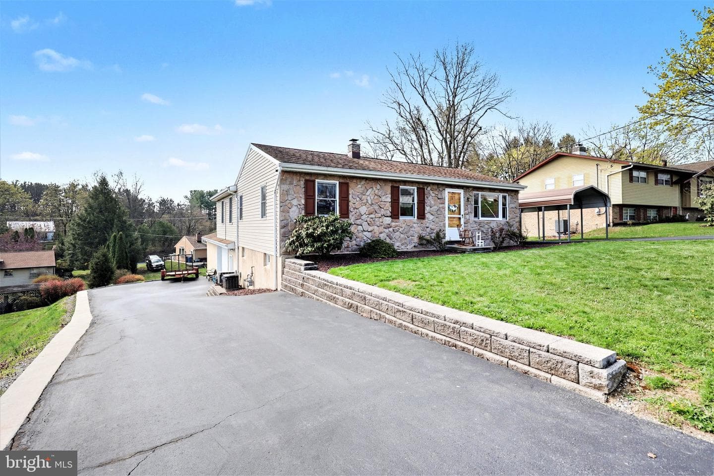 7833 Dewey Drive photo 3