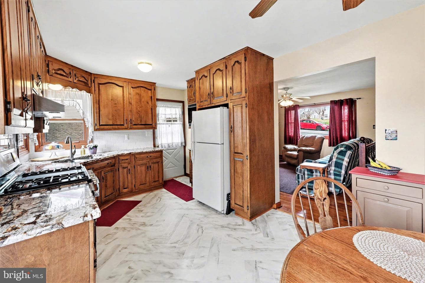 7833 Dewey Drive photo 9