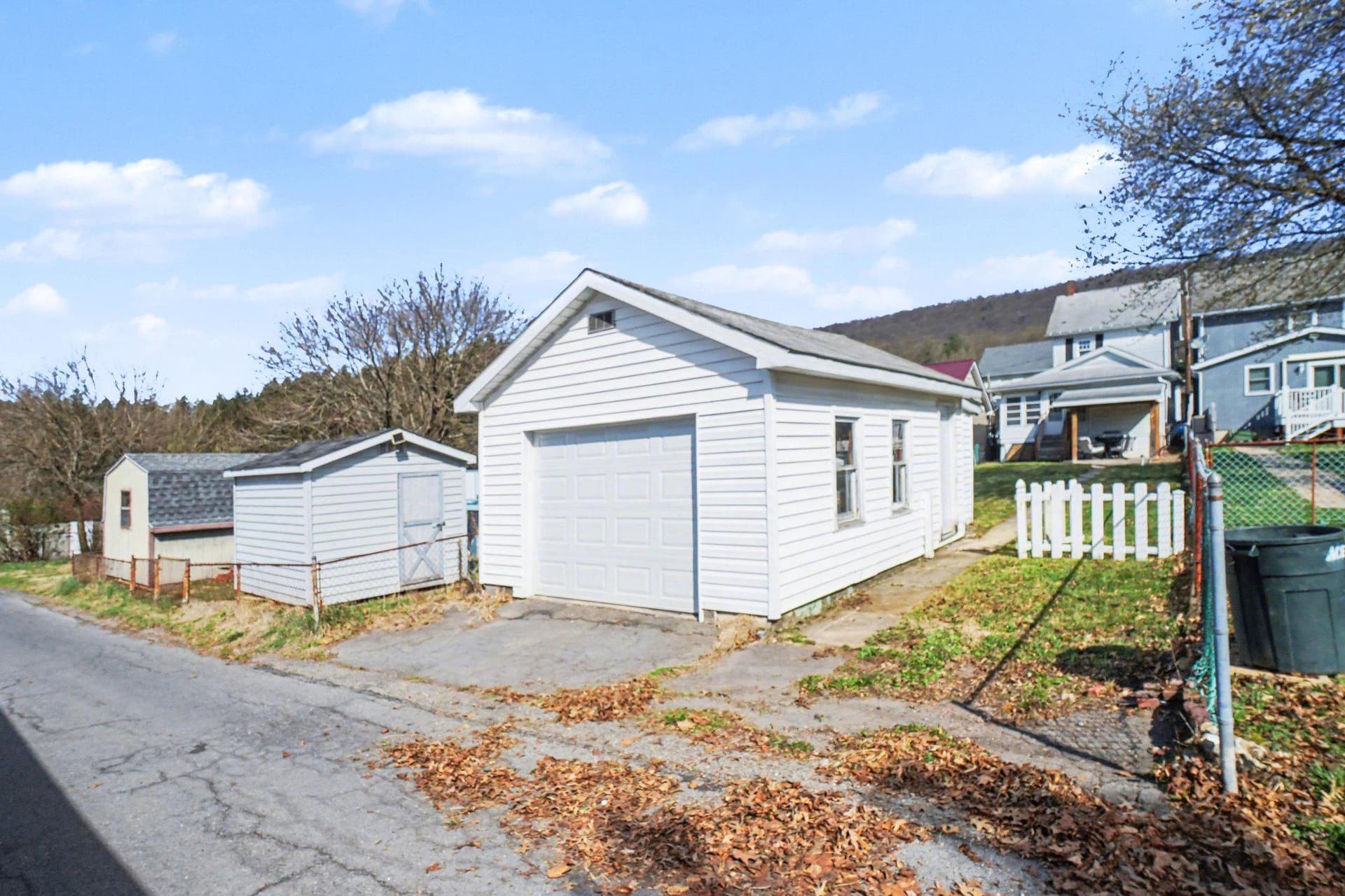 418 Elizabeth Street photo 28