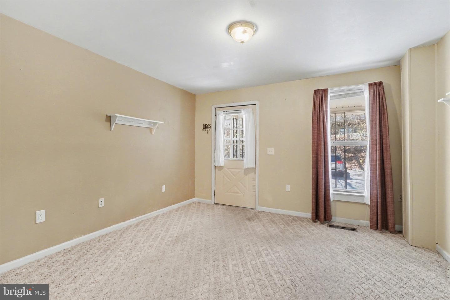 421 Catherine Street photo 2