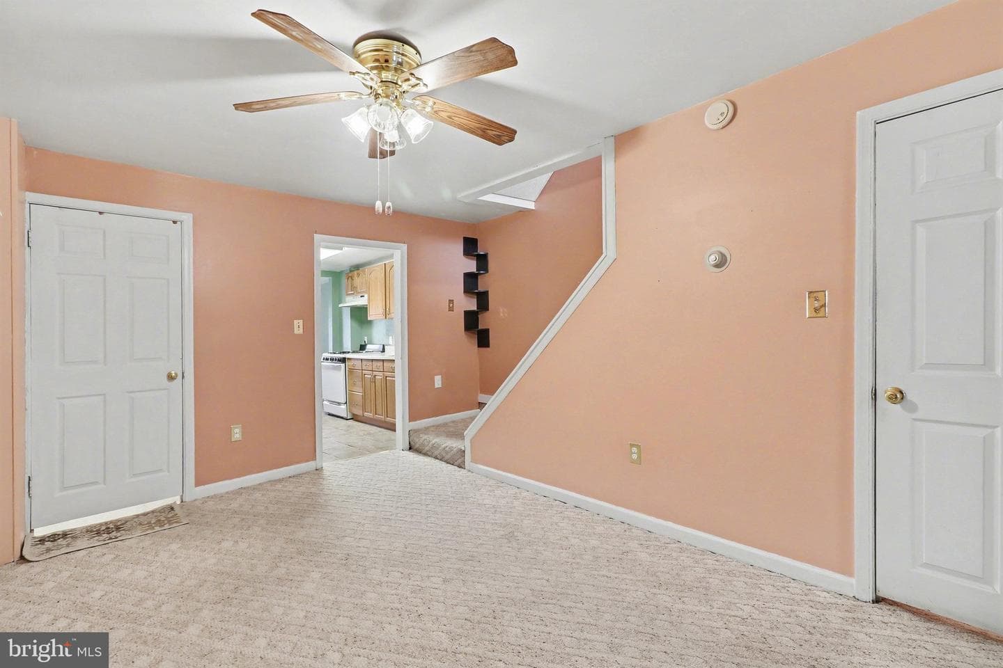 421 Catherine Street photo 5