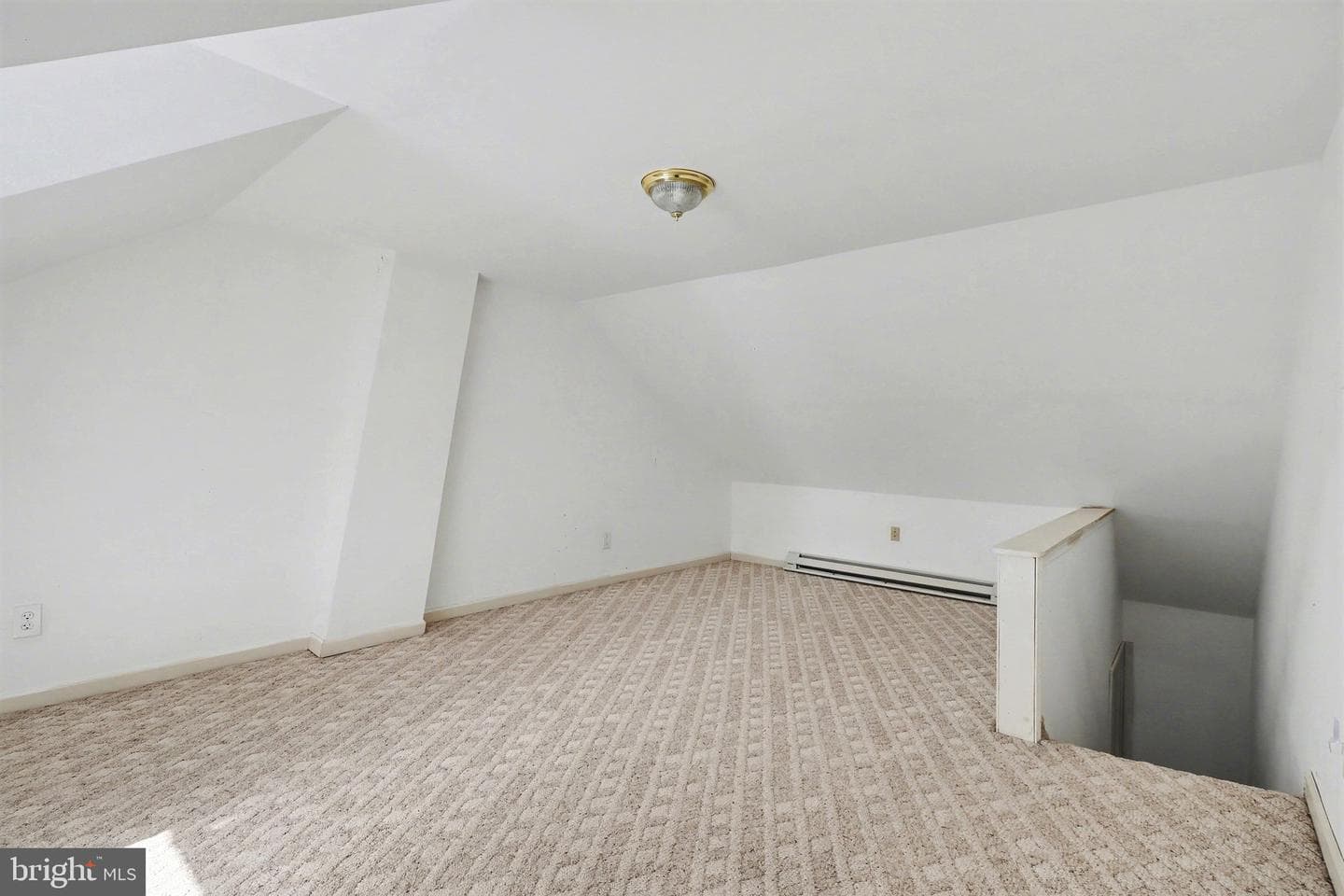 421 Catherine Street photo 8