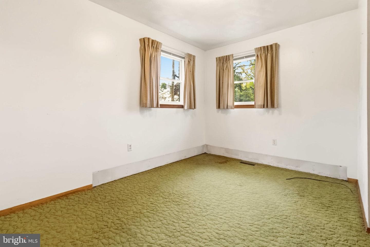 739 6th St photo 17