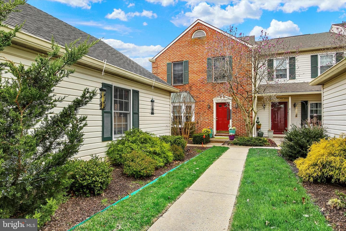 2015 Southpoint Drive photo 2