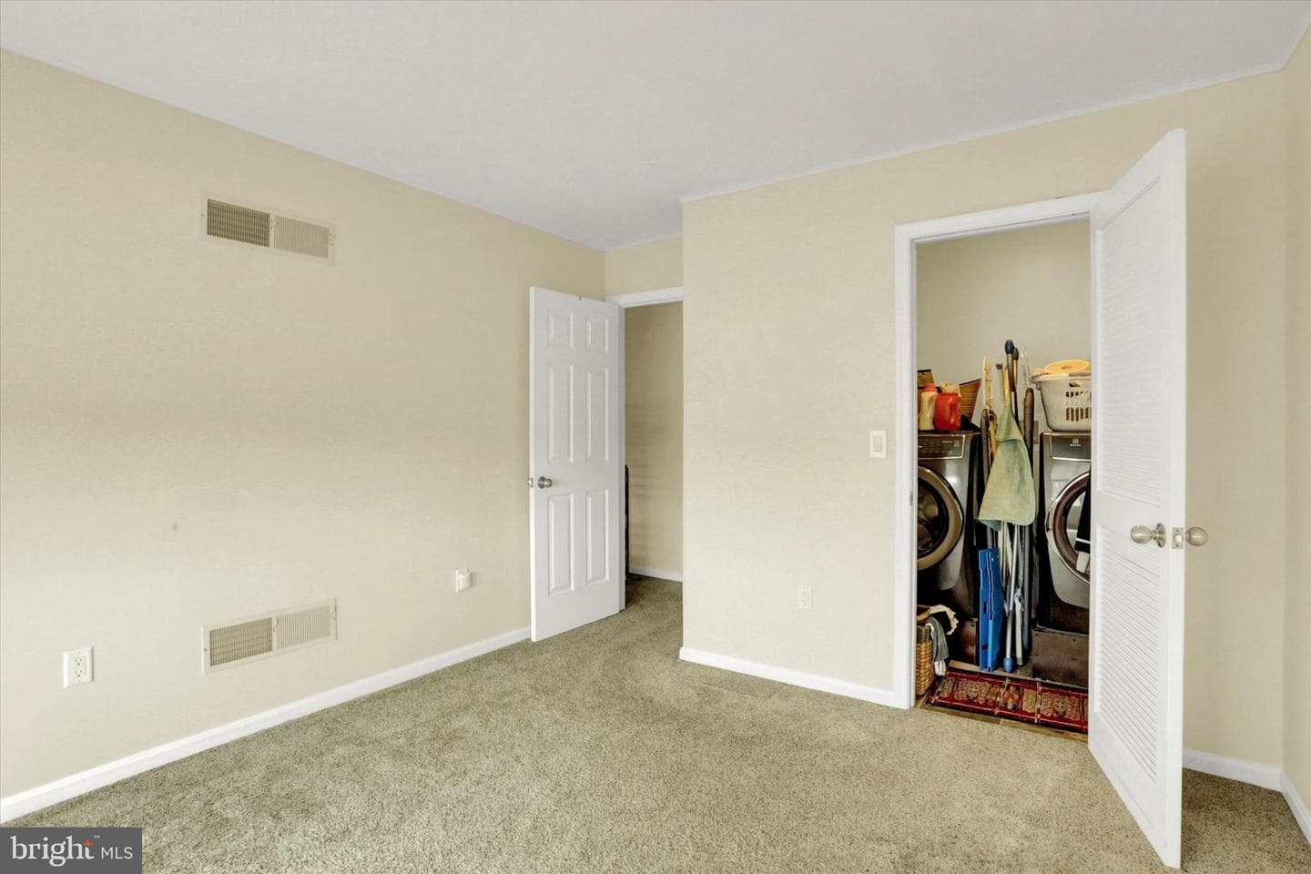 2015 Southpoint Drive photo 24