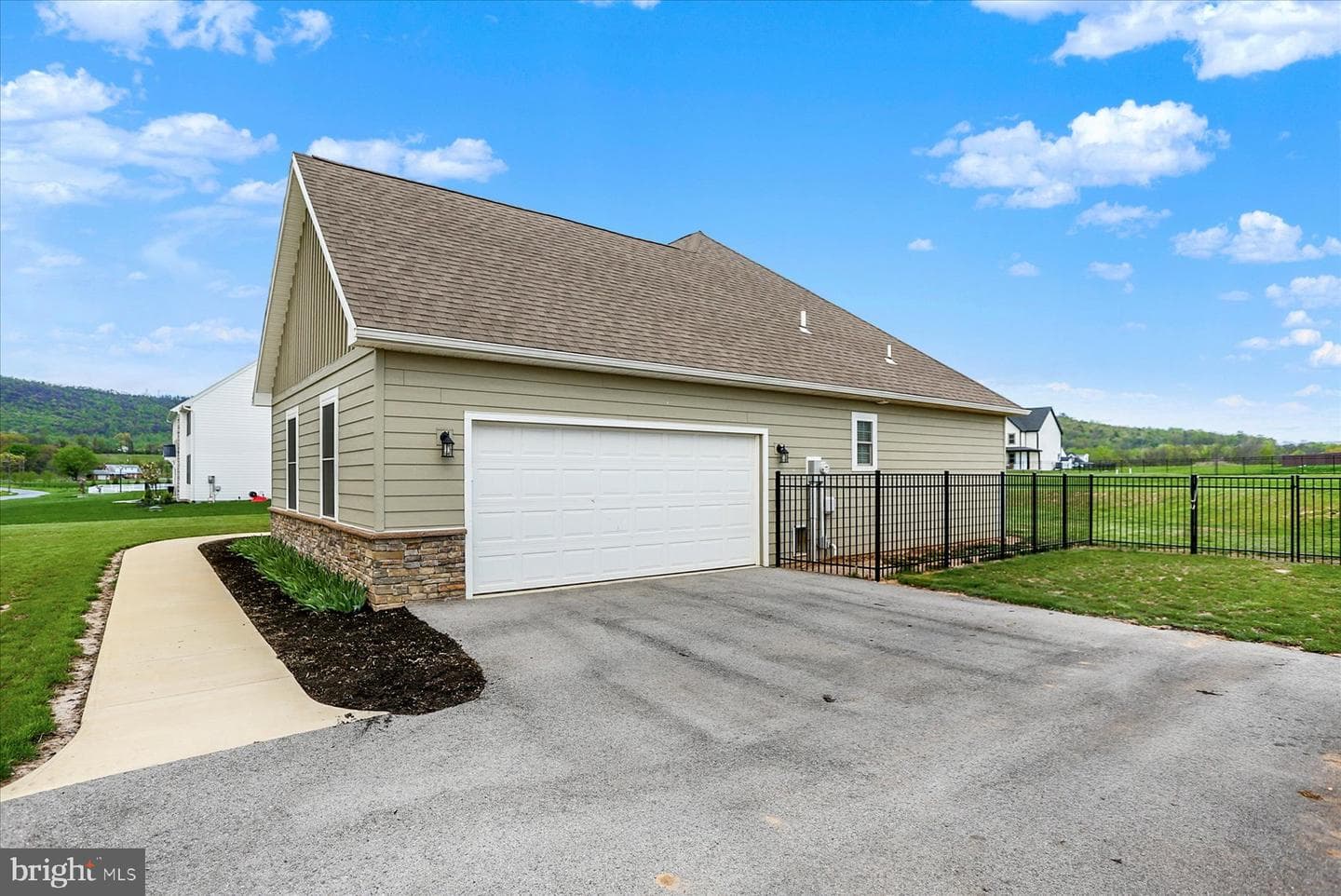 271 Speece Lane photo 2