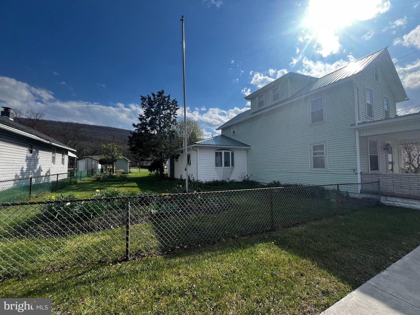 128 Main Street photo 6