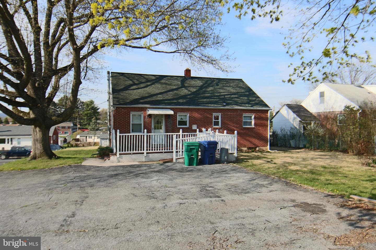 22 Carolyn Street photo 5