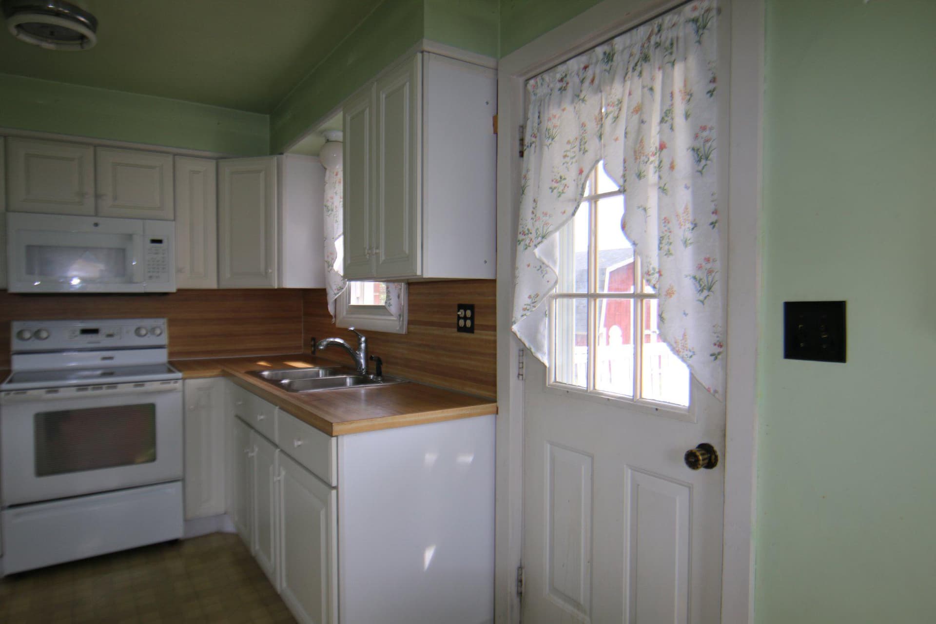 22 Carolyn Street photo 8