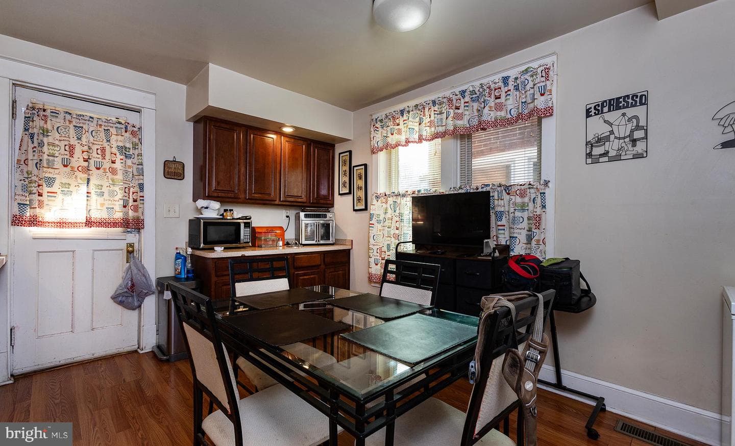 2441 Penn Street photo 8
