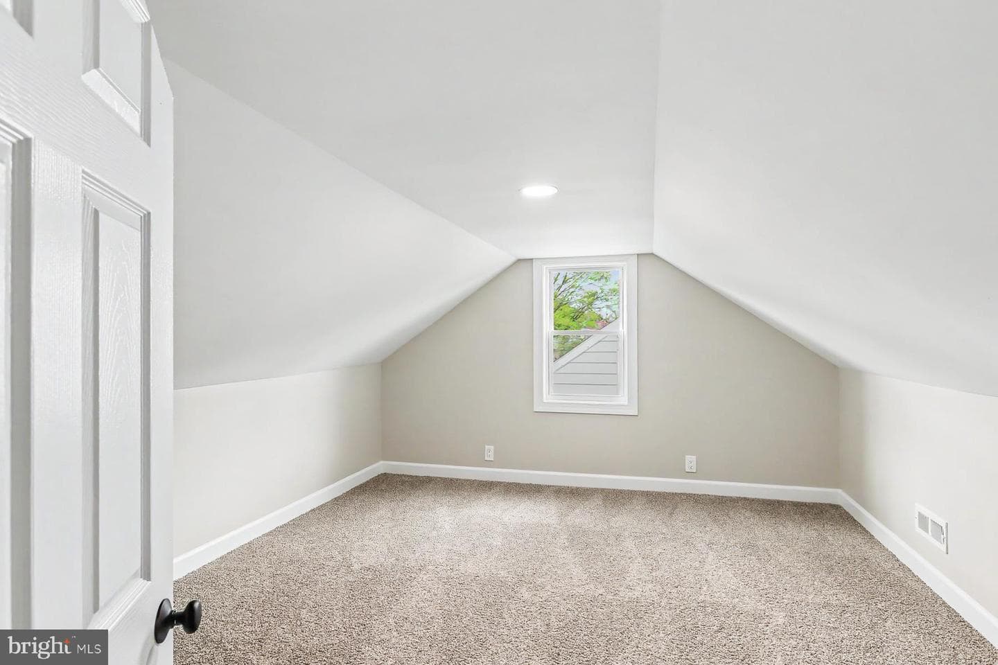 3984 Williams Street photo 19