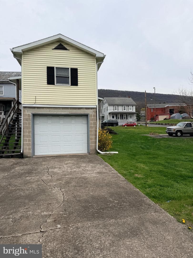 217 Oak Street photo 30
