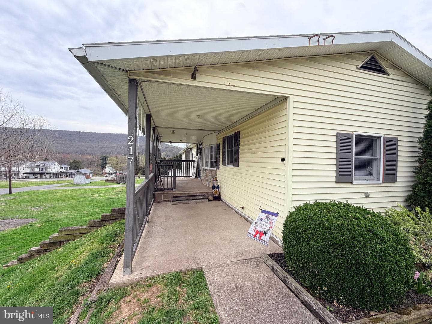 217 Oak Street photo 4