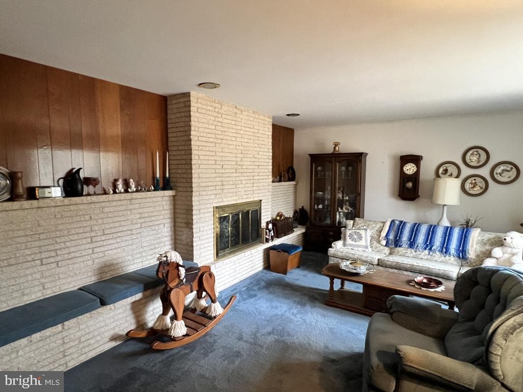 977 Locust Grove Road photo 7