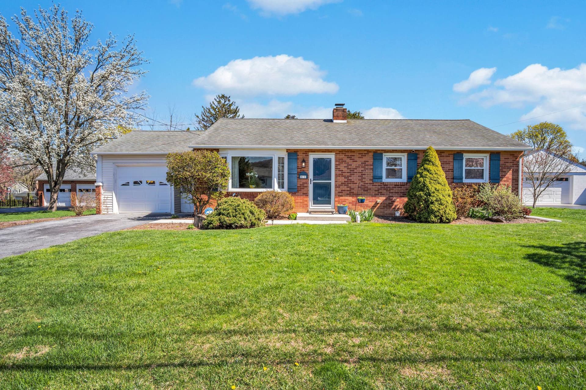 81 Peach Avenue
