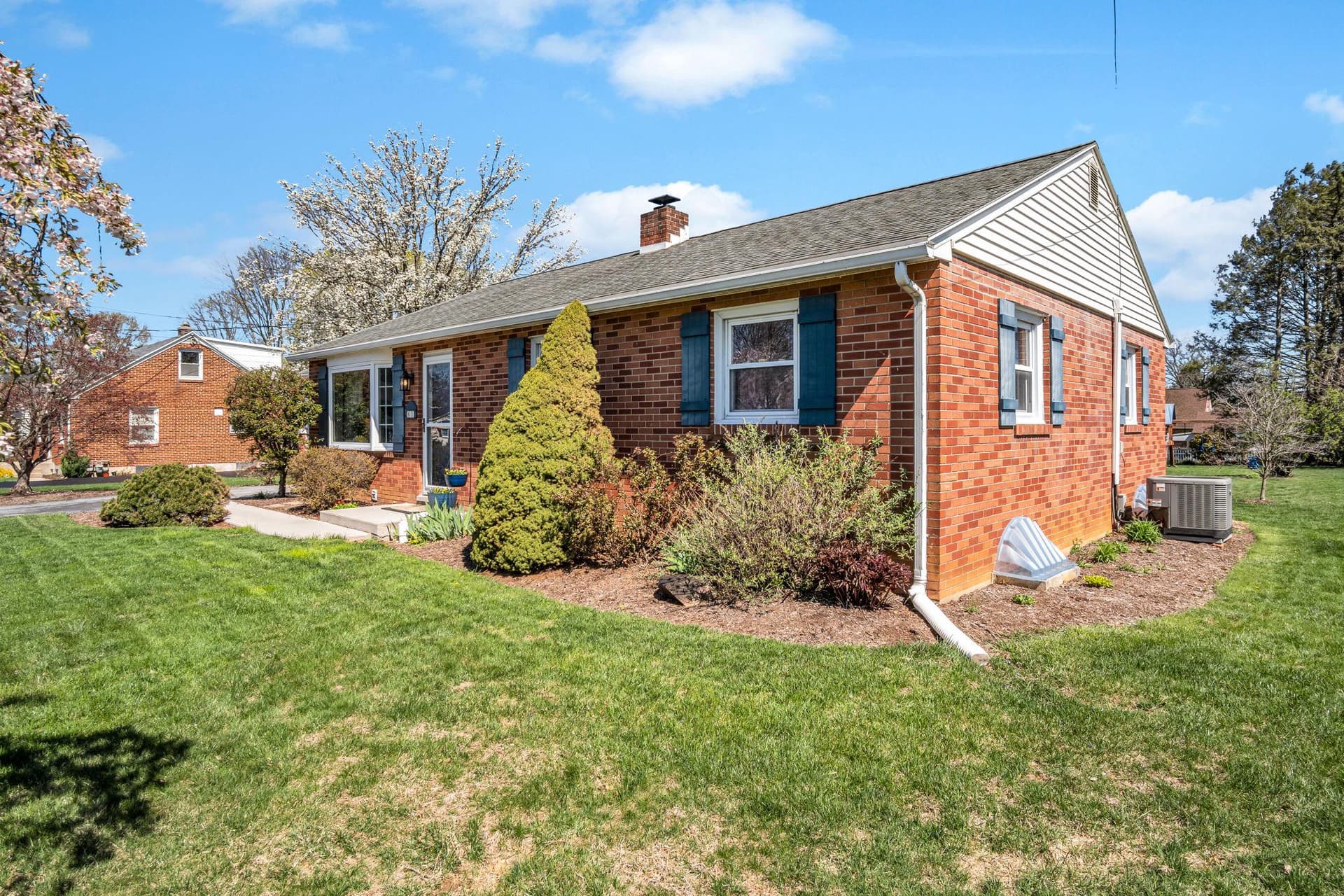 81 Peach Avenue photo 30