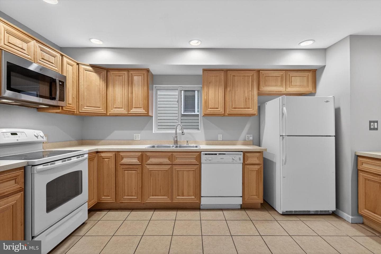 3212 Pennwood Road photo 5