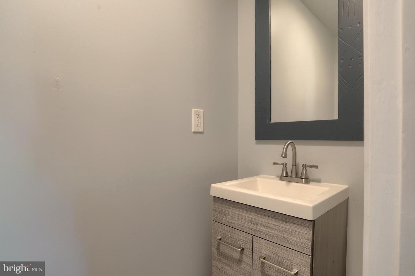 7247 Capital Drive photo 10