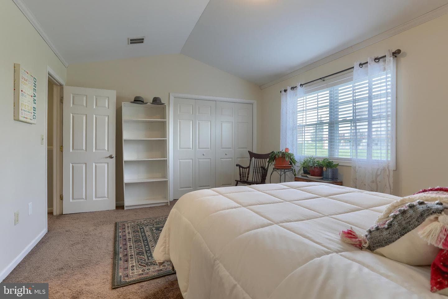 7247 Capital Drive photo 16