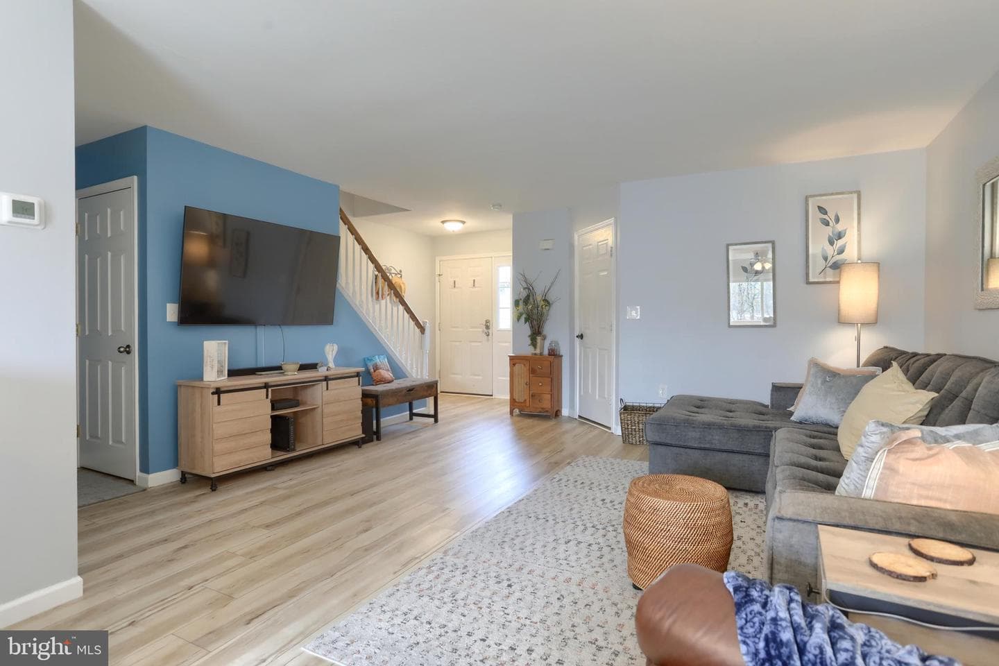 7247 Capital Drive photo 5
