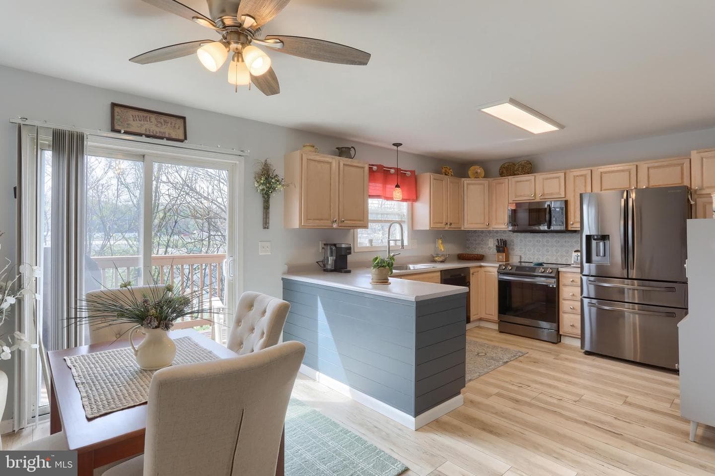 7247 Capital Drive photo 7