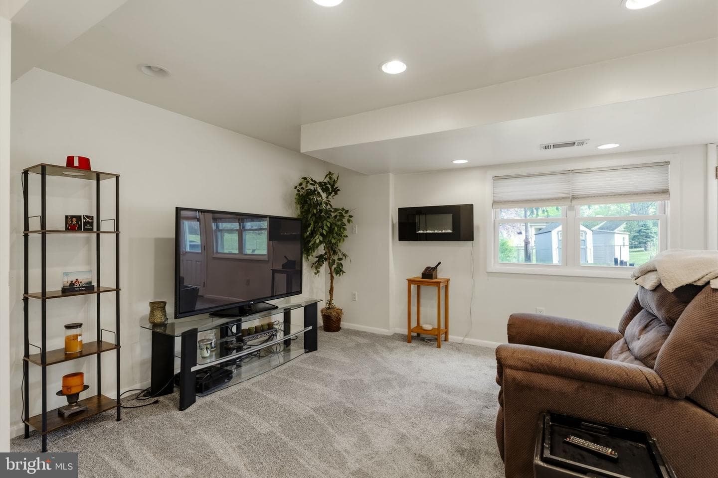 507 Clermont Drive photo 27
