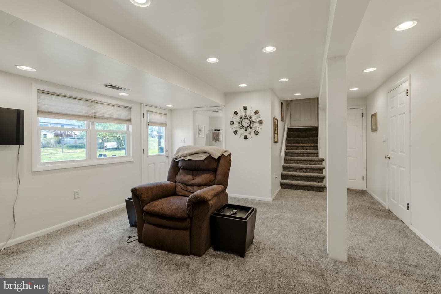 507 Clermont Drive photo 28