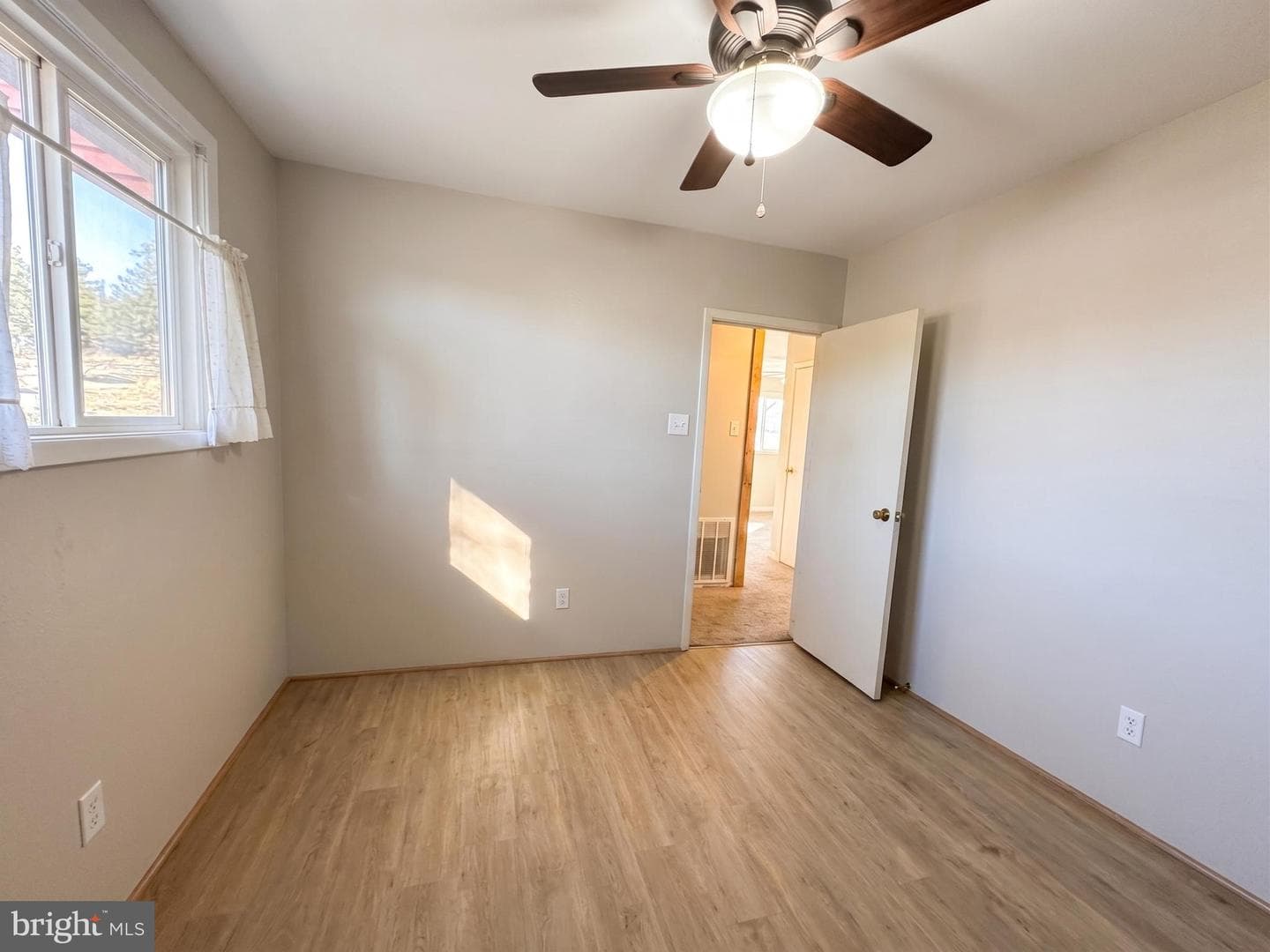 135 Oak Hill Drive photo 11