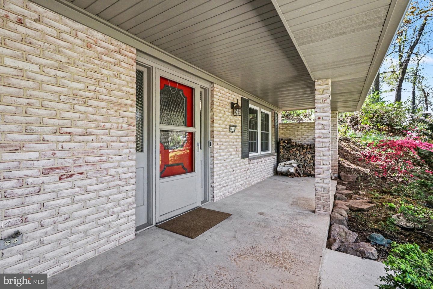 1416 Bradley Avenue photo 3