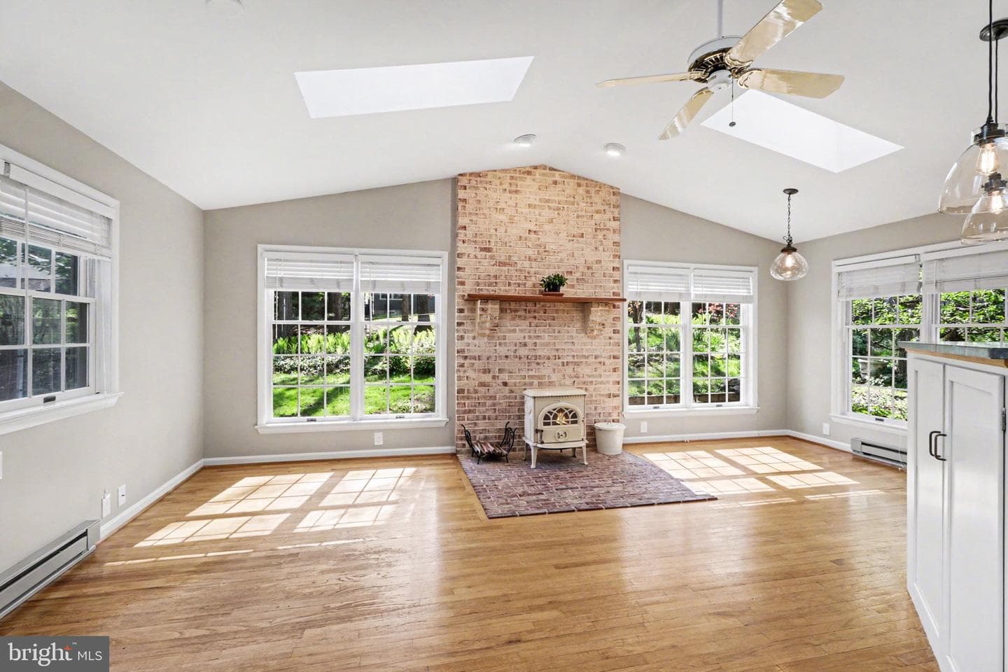 1416 Bradley Avenue photo 4