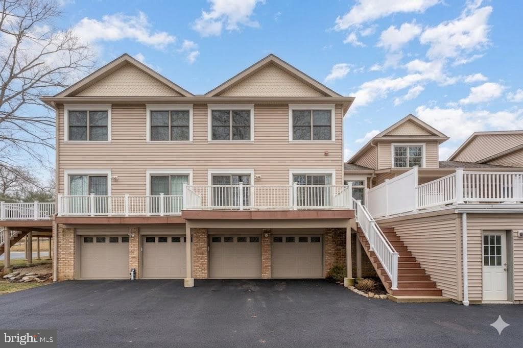105 High Pointe Drive