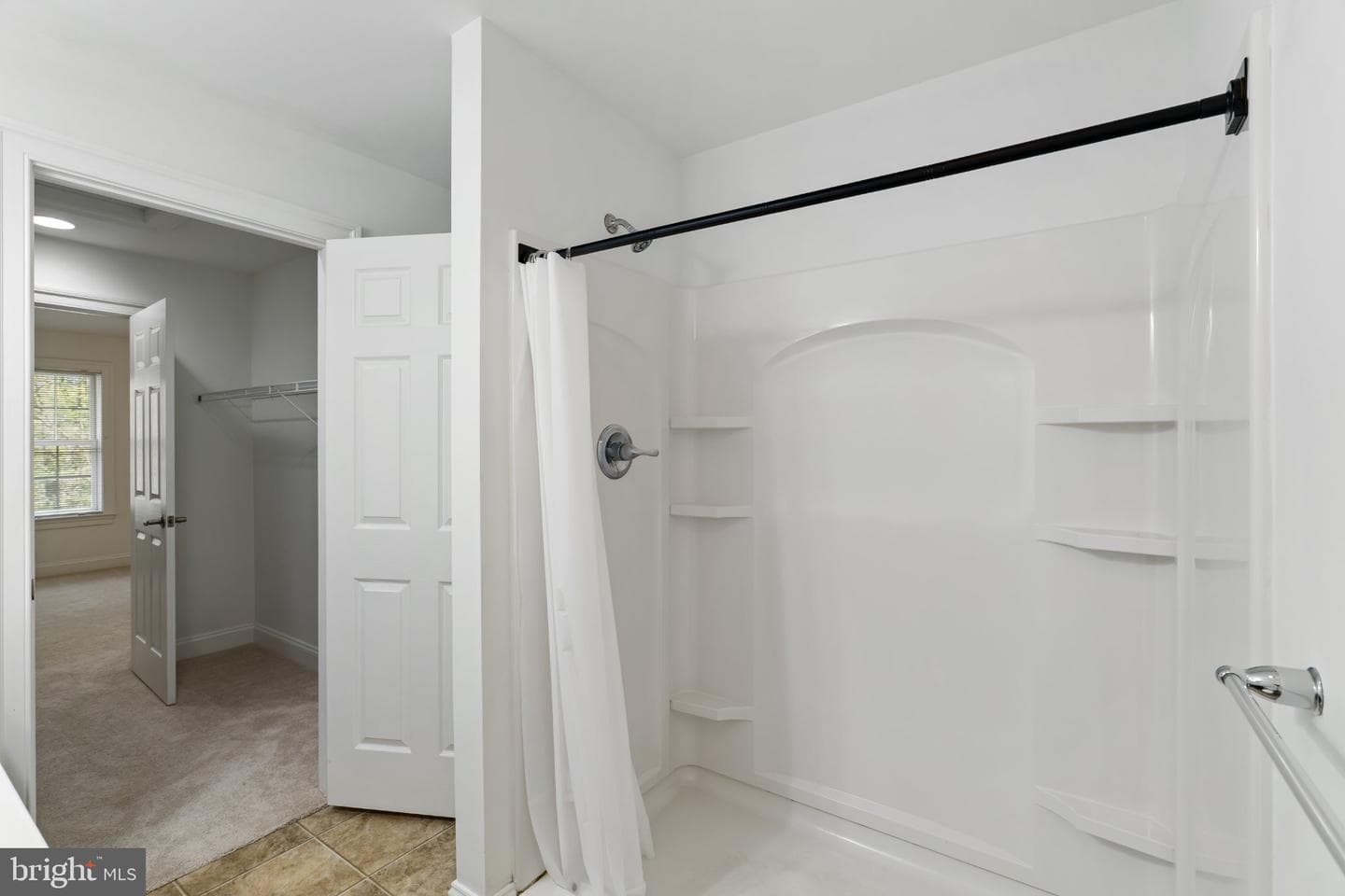 105 High Pointe Drive photo 33