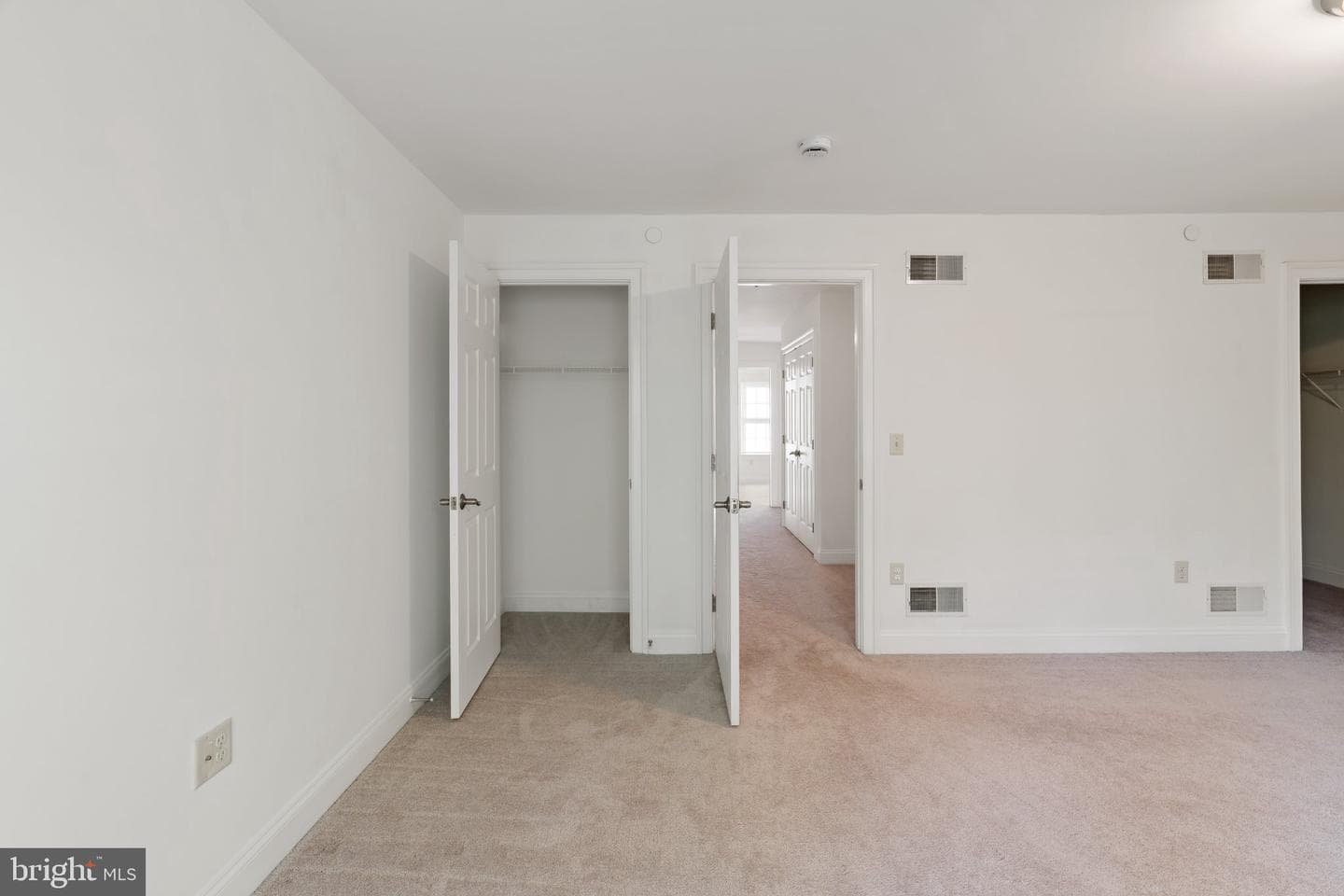 105 High Pointe Drive photo 34