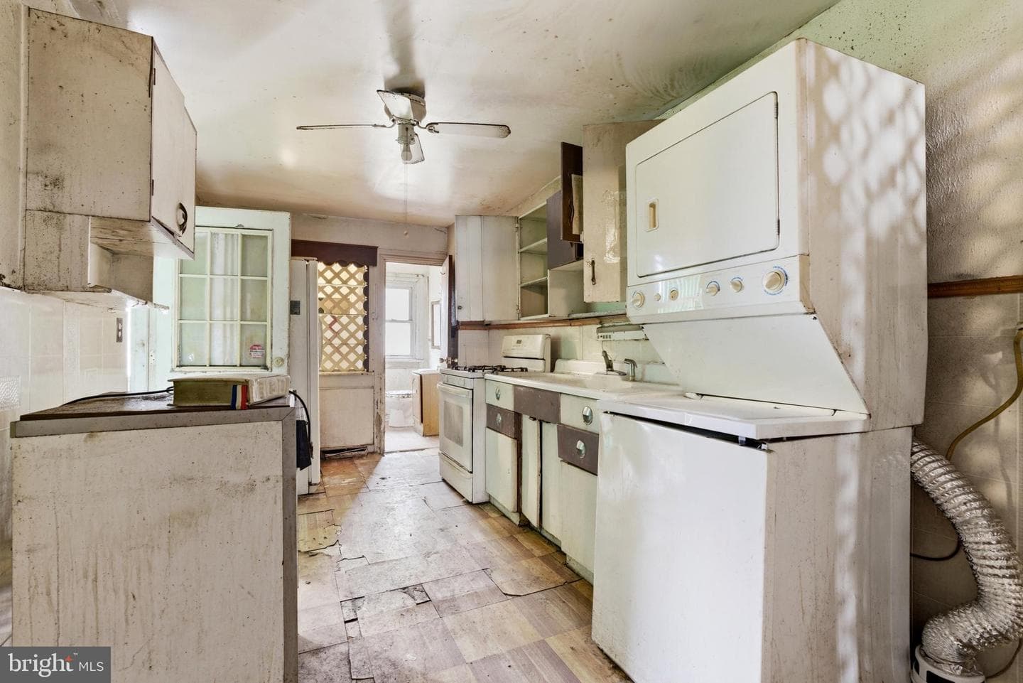 242 N 2nd Street photo 11