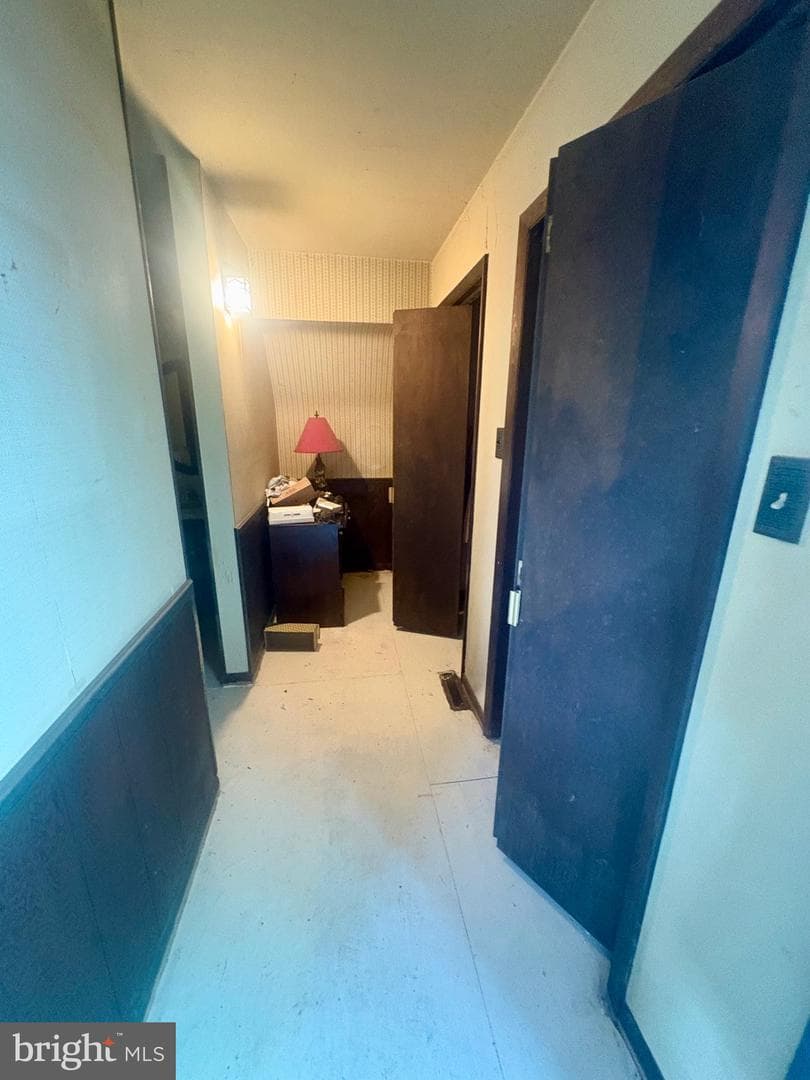 1085 Greenhill Drive photo 15