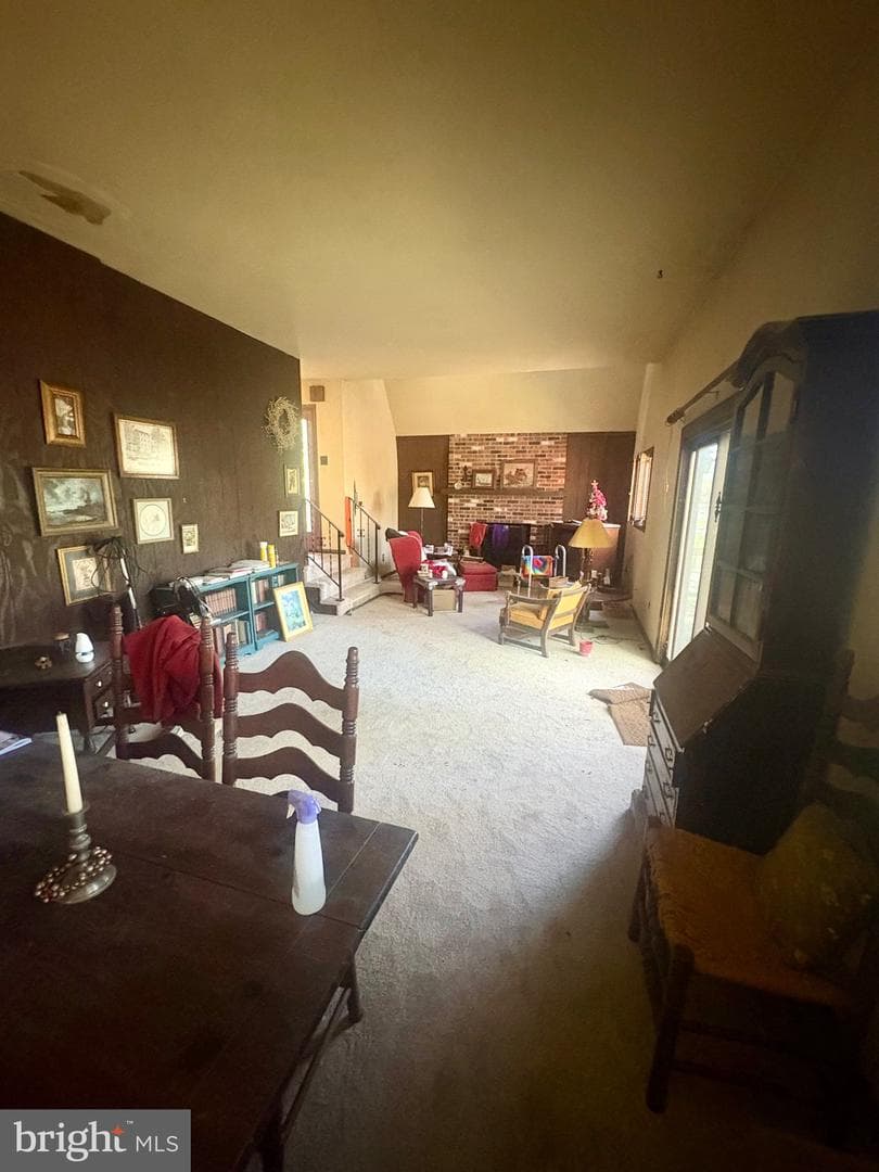 1085 Greenhill Drive photo 19