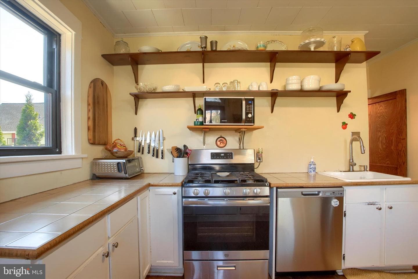 2714 Greenwood Street photo 13