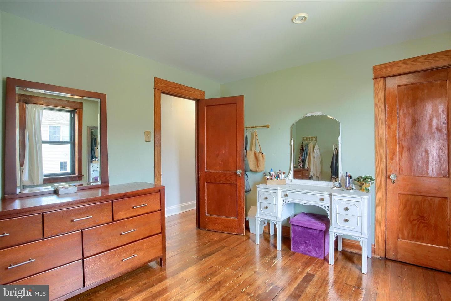 2714 Greenwood Street photo 17