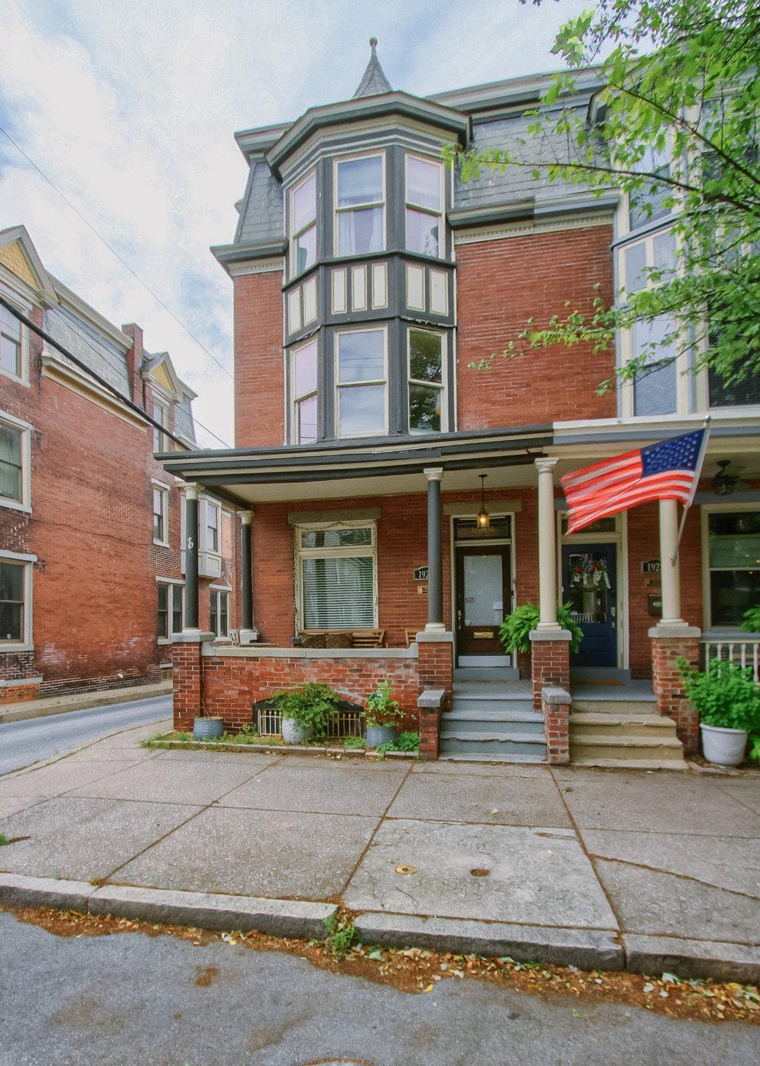 1926 Green Street photo 3