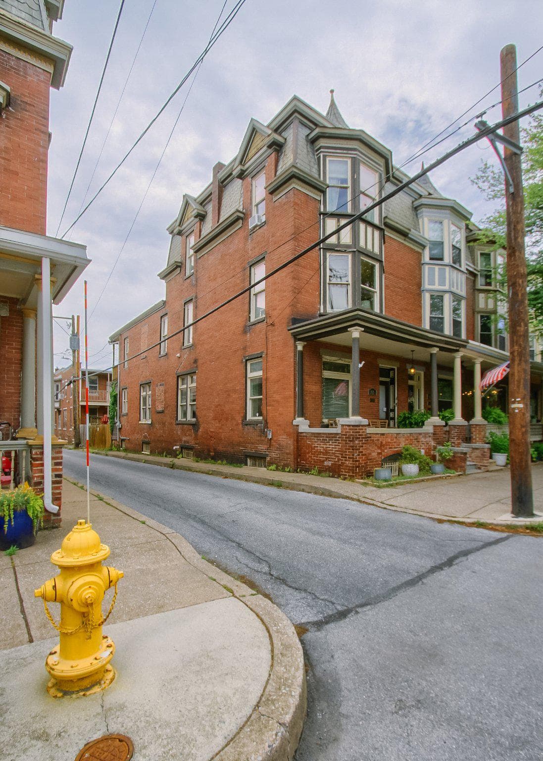 1926 Green Street photo 4