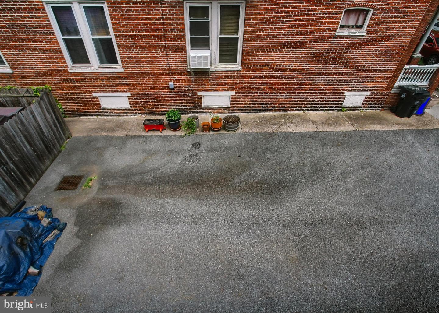 2003 Green Street photo 30