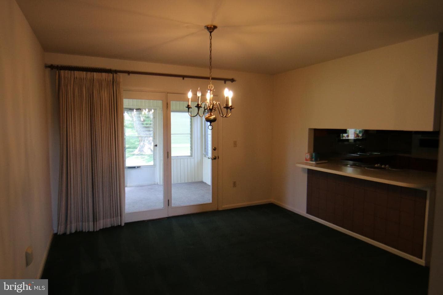 1370 Woodridge Drive photo 10