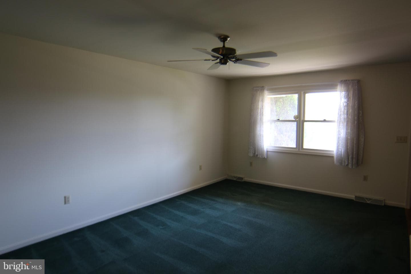1370 Woodridge Drive photo 7